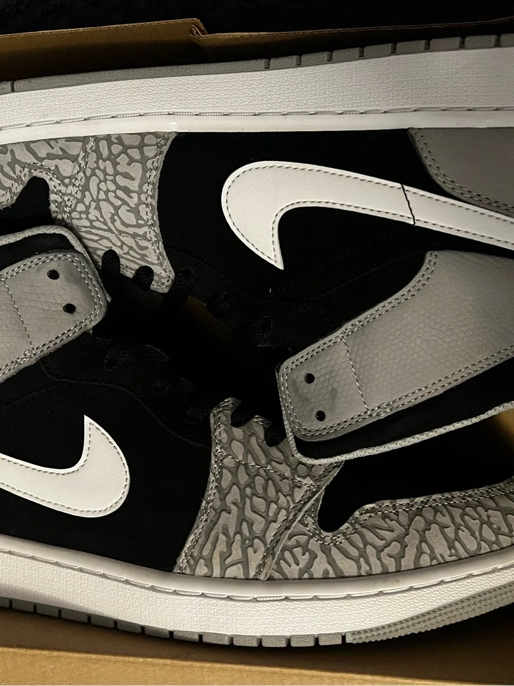 Men’s Jordan 1 Retro (Black Concrete) Mid Top Sneakers - Black/Grey/White